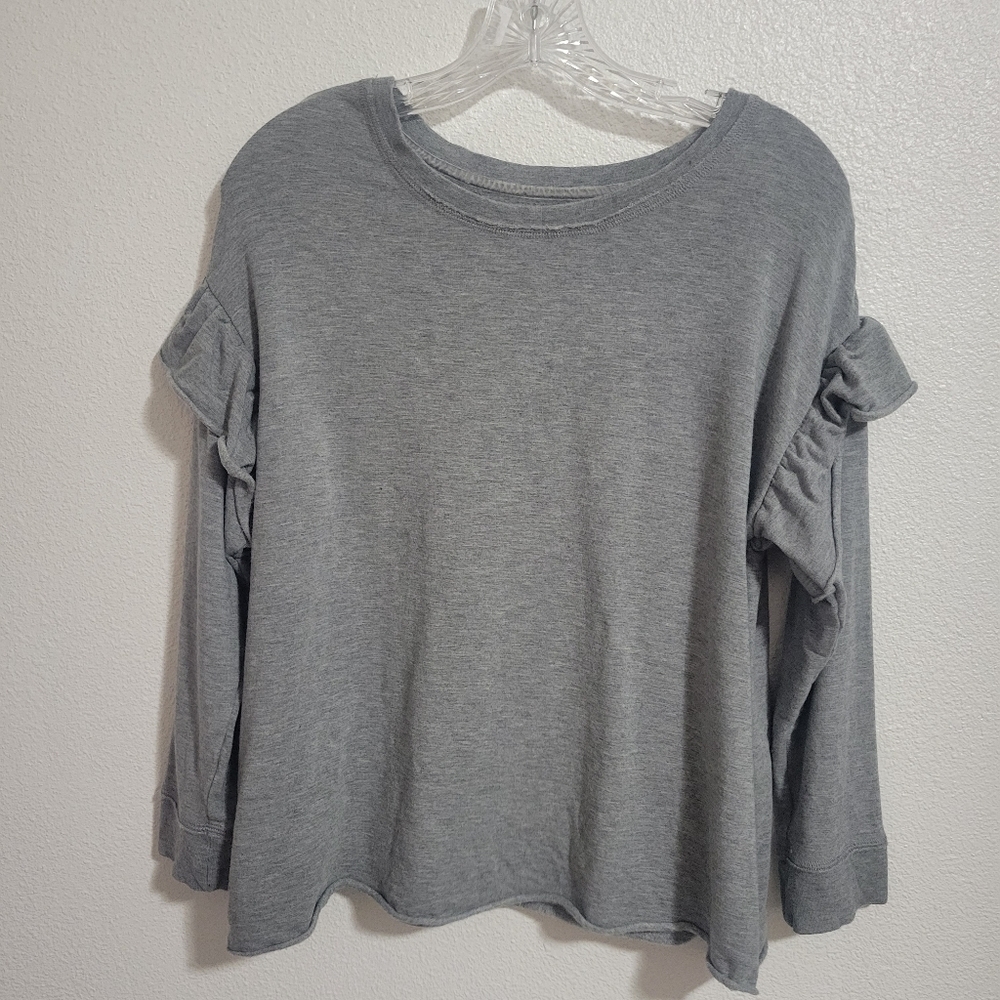 Ugg oversized ruffle raw hem size medium